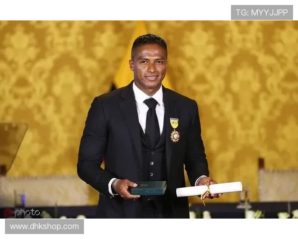 曼联昔日队长瓦伦西亚加盟威森肖复出